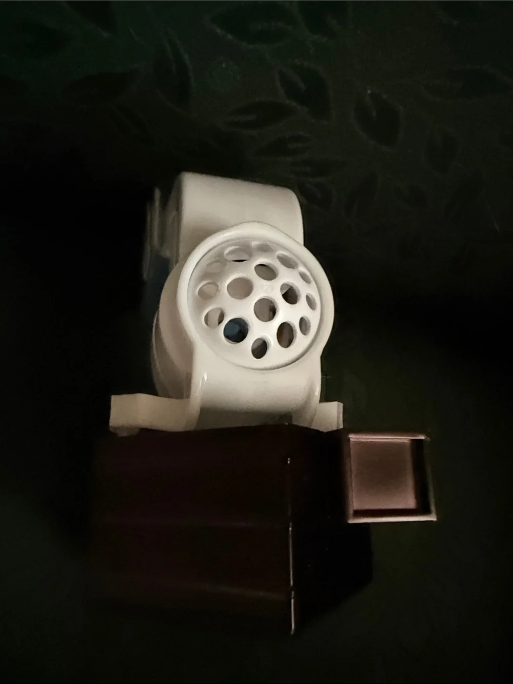 NWT Bath & Body Works Bronze Lantern with White Candles & Green Foliage.